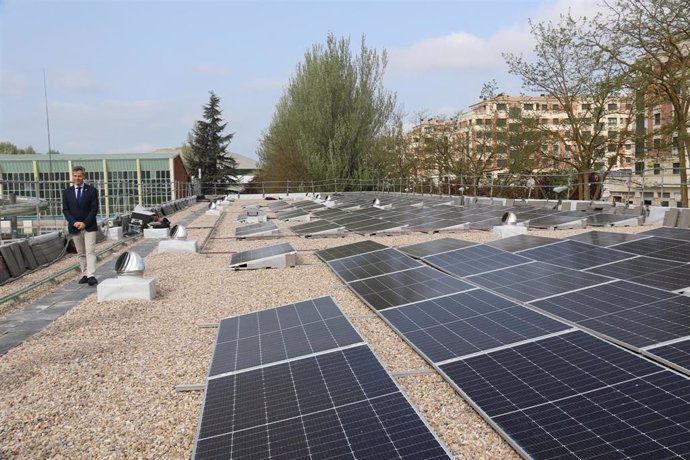 Las piscinas de verano en 'El Plantío' en Burgos tendrán autosuficiencia energética gracias a paneles solares.