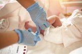 Foto: Sanidad espera ampliar a 18 las enfermedades detectables en el cribado neonatal a finales de año