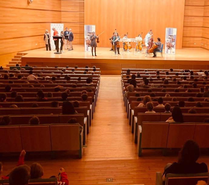 Escolares gaditanos en un concierto Conservatorio de Música de Cádiz.