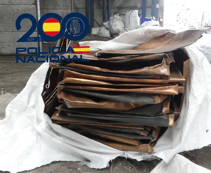 Imagen de la Policía Nacional de material robado en las instalaciones deportivas del Tragamón, de Gijón.