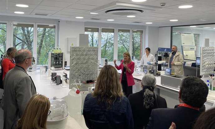 Un total de 15 centros de FP de Estados Unidos visitan el Centro de Investigación e Innovación Aplicada Teknika