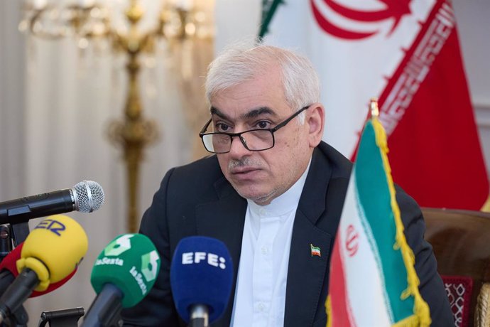 El embajador de la República Islámica de Irán en Madrid, Dr. Reza Zabib, durante una rueda de prensa, en la Embajada de Irán, a 15 de abril de 2024, en Madrid (España). La comparecencia tiene lugar tras el ataque de Irán a Israel el pasado sábado, 13 de a