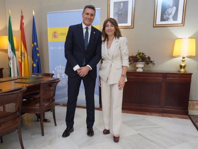 La presidenta de Paradores, Raquel Sánchez, y el delegado del Gobierno en Andalucía,  Pedro Fernández.