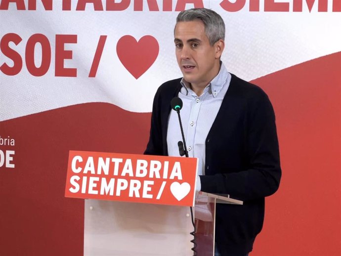 Archivo - El secretario general del PSOE de Cantabria y portavoz parlamentario, Pablo Zuloaga