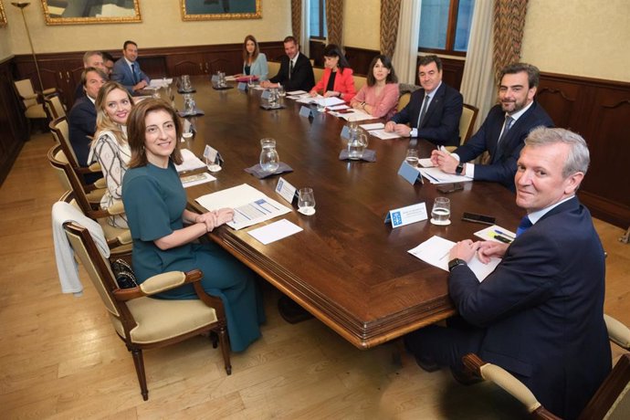 Primera reunión del Gobierno gallego. 