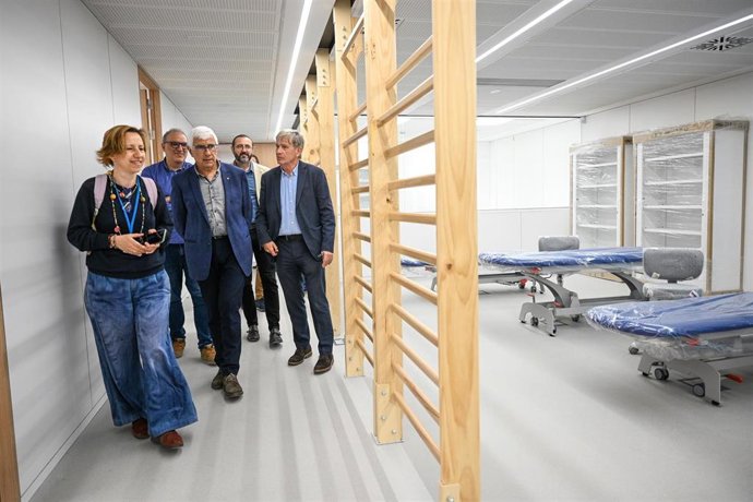 El conseller Manel Balcells vista el CAP Numncia de Barcelona