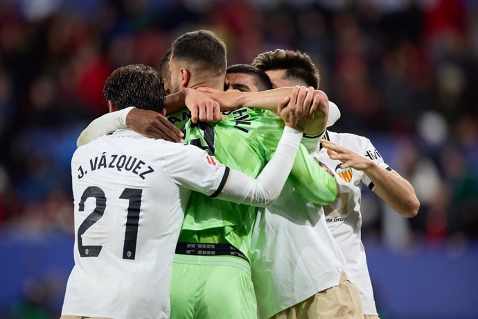 Players of Valencia CF celebrates the win after the LaLiga EA Sports match between CA Osasuna and Valencia CF at El Sadar on April  15, 2024, in Pamplona, Spain.