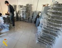 Tres detenidos en Vícar (Almería) con 180 kilos de cogollos de marihuana empaquetados para su venta
