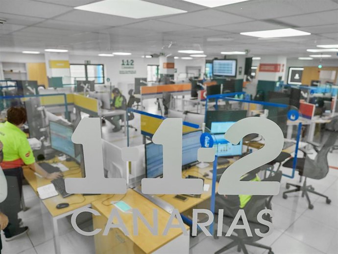 Archivo - Sala operativa del 112 Canarias