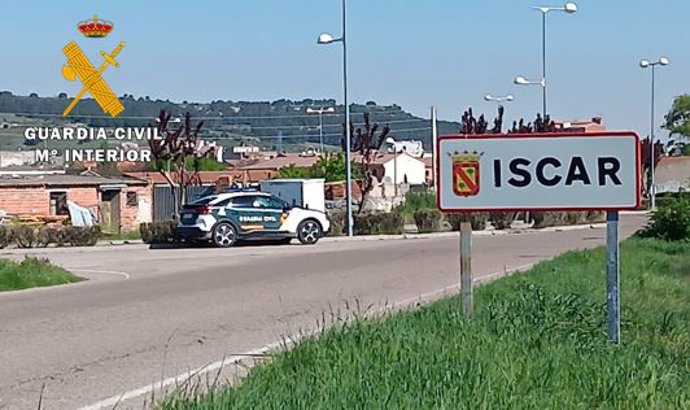 Imagen facilitada por la Guardia Civil con el cartel de entrada a Íscar