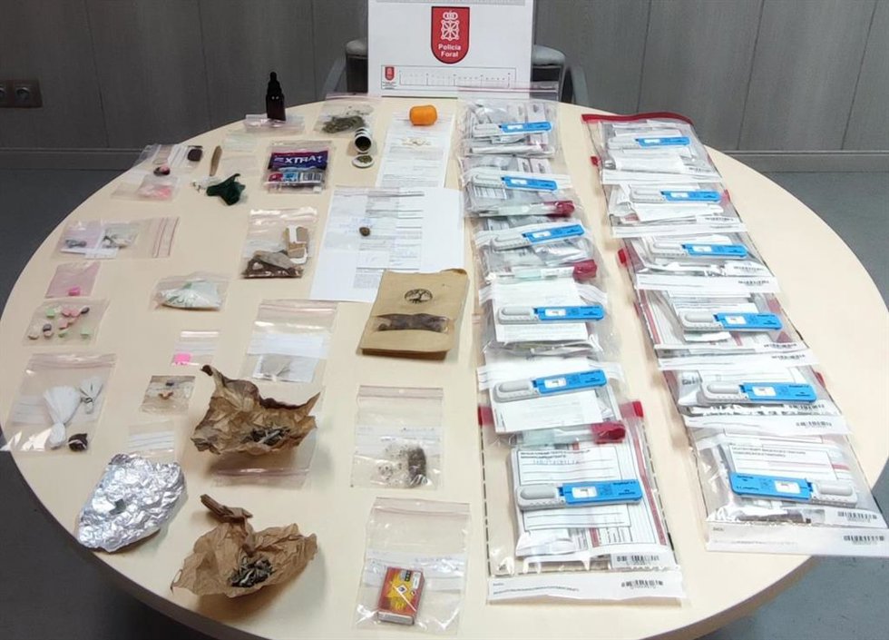 Material incautado en la fiesta 'rave' de Leitza
