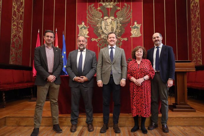 Firma del acuerdo entre el Ayuntamiento de Toledo y la UCLM