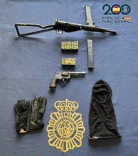 Detenidos en Torremolinos dos fugitivos buscados por autoridades belgas y a los que se les intervino un arma de guerra