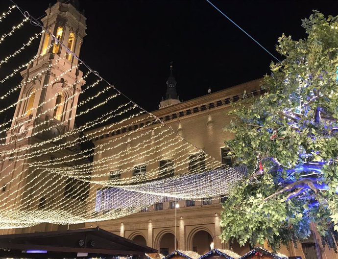 Archivo - Navidad, luces, plaza del Pilar, iluminación, navideña, Zaragoza