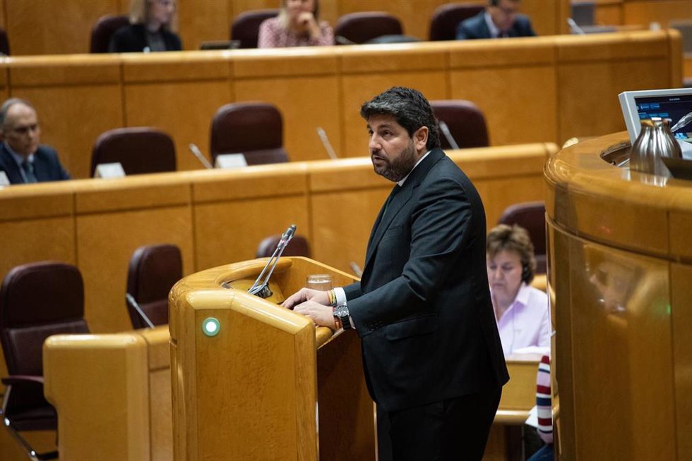 El presidente de la Región de Murcia, Fernando López Miras, interviene durante la reunión de la Comisión General de las Comunidades Autónomas, en el Senado, a 8 de abril de 2024, en Madrid (España). La reunión de la Comisión General de las Comunidades A