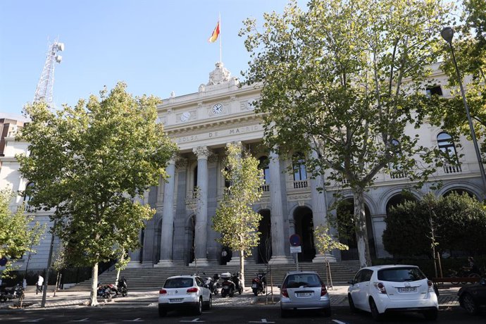 Archivo - Edificio del Palacio de la Bolsa de Madrid, edificio de 1893, en Madrid, a 11 de octubre de 2019.