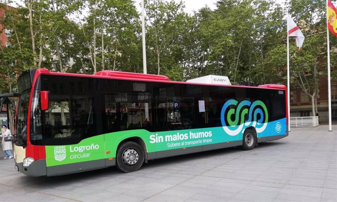 Uno de los dos nuevos autobuses urbanos impulsados por GNC