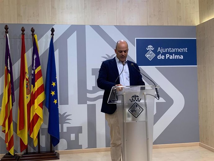 El regidor de Urbanismo, Óscar Fidalgo, en una rueda de prensa