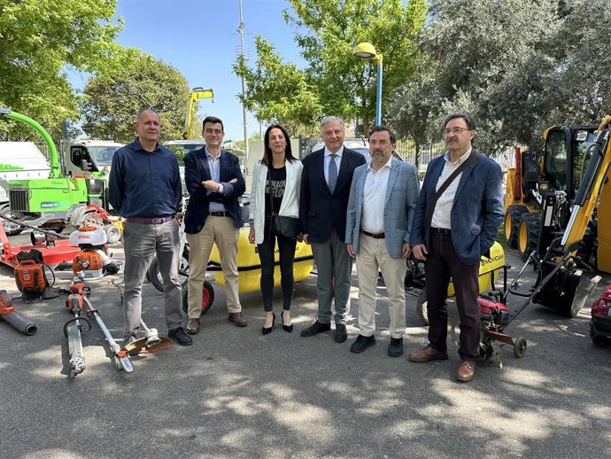 Presentación de la nueva maquinaria para el mantenimiento de jardines y zonas verdes de Ciudad Real.