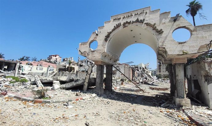 Vista de una zona destruida por los bombardeos israelíes en la Franja de Gaza