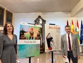 Foto: Libro de ganadores del 'De Buena Fuente' e inauguración de la Plaza de los Cuentos, en Logroño por el Día del Libro
