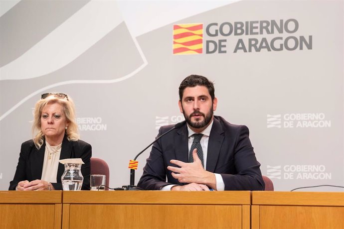 El vicepresidente primero del Gobierno de Aragón y consejero de Desarrollo Territorial, Despoblación y Justicia, Alejandro Nolasco, en la sala de prensa del Edificio Pignatelli