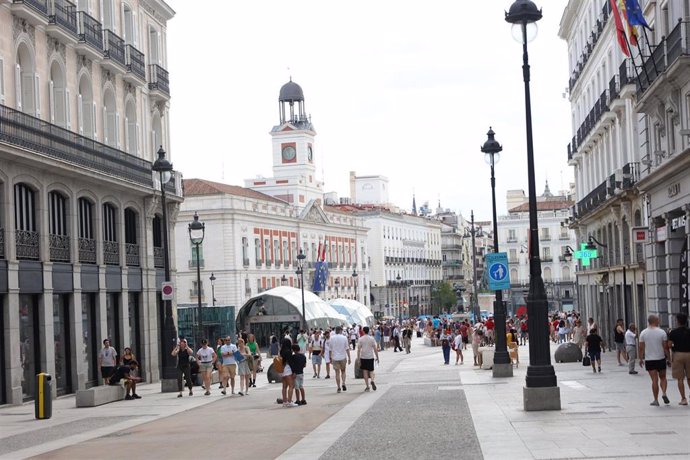 Archivo - Puerta del Sol peatonalizada.