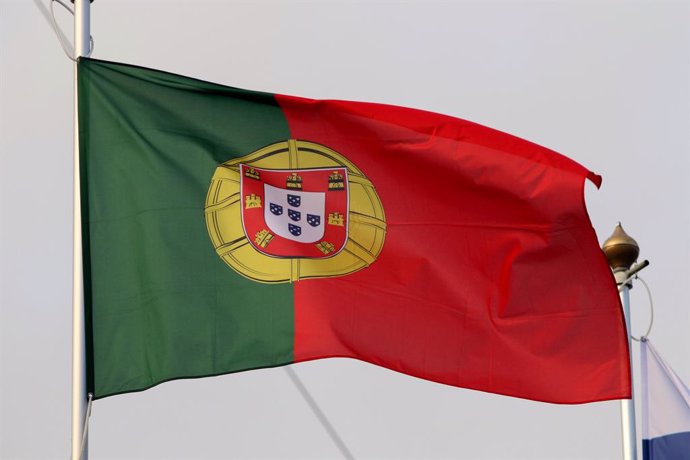 Archivo - November 2, 2023, Saint Petersburg, Russia: The national flag of the Of the Portuguese Republic as a participating country at the 12th St. Petersburg International Gas Forum