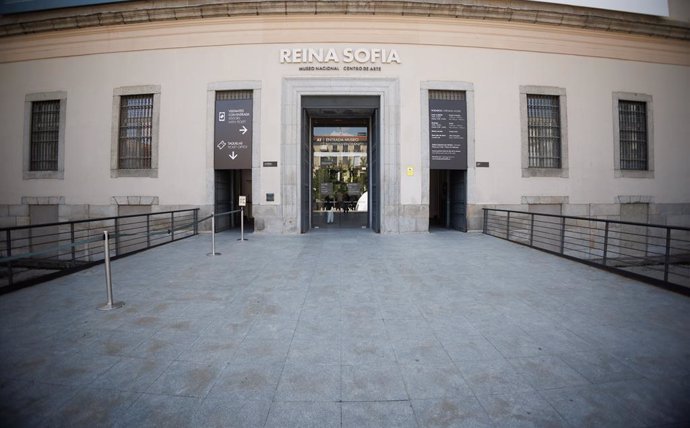 Archivo - Entrada, en la fachada Sabatini, del Museo Reina Sofía, a 8 de septiembre, en Madrid (España). El Museo Nacional Centro de Arte Reina Sofía se inauguró en 1990 con la intención de reflejar la contemporaneidad artística española en relación con e