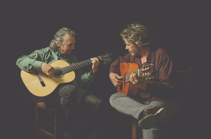 Cádiz.-Unicaja.- Fundación Unicaja de Cádiz acoge el concierto a dos guitarras de Tito Alcedo y Nono García