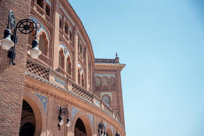 Archivo - Fachada de la Plaza de Toros de las Ventas, a 10 de agosto de 2023, en Madrid (España). La Feria de Otoño se celebrará en la Plaza de Toros de las Ventas del 30 de septiembre al 12 de octubre. En la que es la segunda gran cita anual de Las Ven