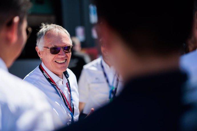 El director ejecutivo de Stellantis, Carlos Tavares, en el tour de garaje con DS Italia durante el ePrix de Misano 2024.