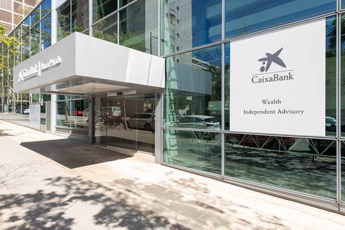 Archivo - CaixaBank abre en Barcelona un nuevo centro especializado en banca privada.