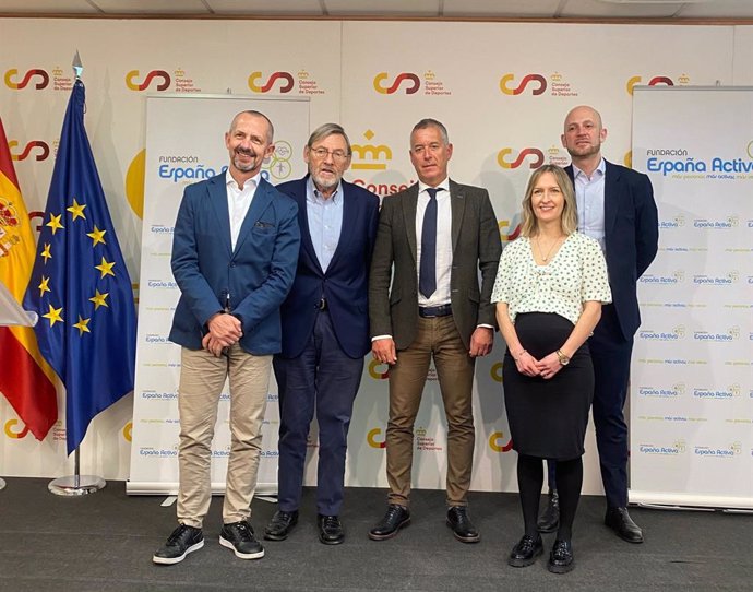 El presidente de la Fundación España Activa, Jaime Lissavetzky, junto a los ponentes en el encuentro anual de dicho organismo celebrado este martes en el Consejo Superior de Deportes (CSD).
