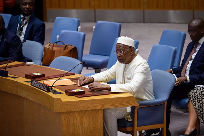 Archivo - UNITED NATIONS, Aug. 22, 2023  -- Abdoulaye Bathily, the UN secretary-general's special representative for Libya, briefs a Security Council meeting at the UN headquarters in New York, on Aug. 22, 2023. It is fundamental to restore Libya's stabil