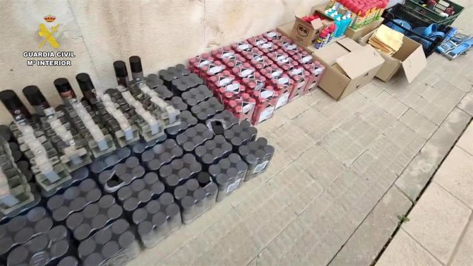 Detenido en La Rioja al intervenirle droga y otros efectos de procedencia ilícita tras cometer una infracción de tráfico