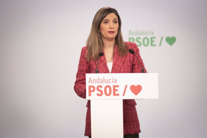 La portavoz del PSOE-A, María Márquez, en rueda de prensa. (Foto de archivo).