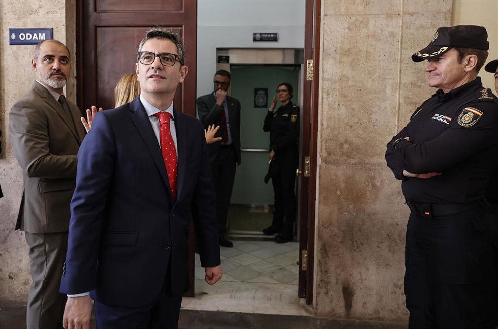 El ministro de Presidencia, Justicia y Relaciones con las Cortes, Félix Bolaños, visitan la Oficina de Denuncias y Atención a la Mujer (ODAM) en Valncia