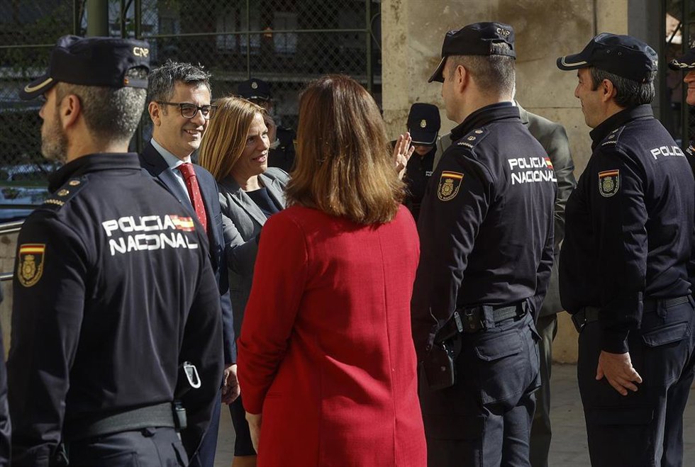 El ministro de Presidencia, Justicia y Relaciones con las Cortes, Félix Bolaños, y la delegada del Gobierno en la Comunitat Valenciana, Pilar Bernabé, visitan la Oficina de Denuncias y Atención a la Mujer (ODAM) en Valncia