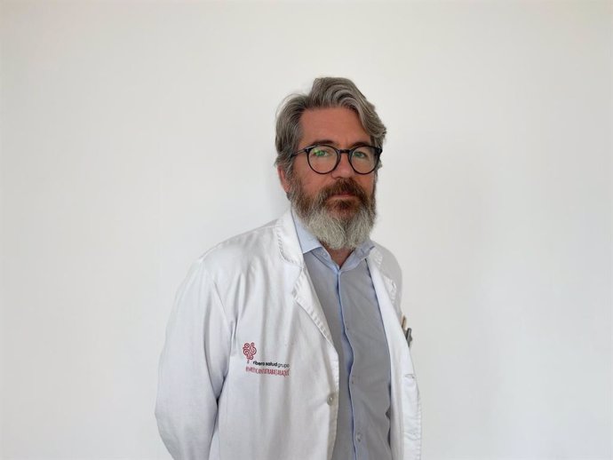 El jefe de cirugía torácica del Hospital Universitario del Vinalopó, el doctor Córcoles