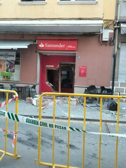 Imagen de la entidad bancaria que ha sufrido el robo del cajero automático