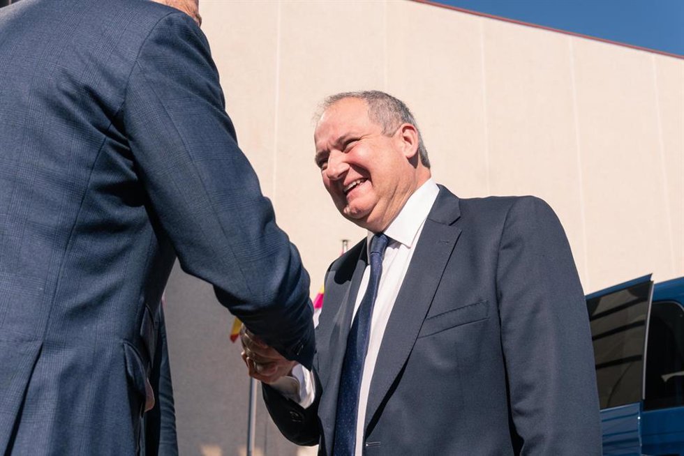 El ministro de Industria y Turismo, Jordi Hereu, visita las instalaciones de la empresa de productos cárnicos Incarlopsa, a 12 de abril de 2024, en Tarancón, Cuenca, Castilla-La Mancha (España). Durante su visita, el ministro se ha reunido con los direc