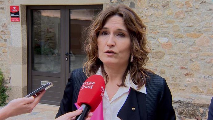 La vicepresidenta de la Generalitat, Laura Vilagrà, en Sant Martí Vell (Girona)