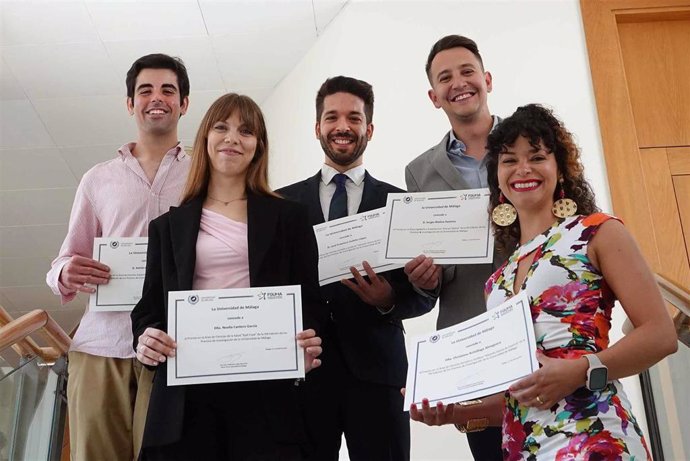 Los jóvenes investigadores galardonados con los premios de investigación de la Universidad de Málaga y la Fundación General de la UMA.