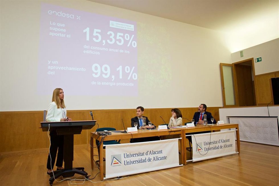 La UA contará con ocho nuevas instalaciones solares de Endesa para "aumentar su compromiso" con el autoconsumo