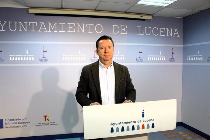 El concejal de Recursos Humanos del Ayuntamiento de Lucena, Francis Aguilar.