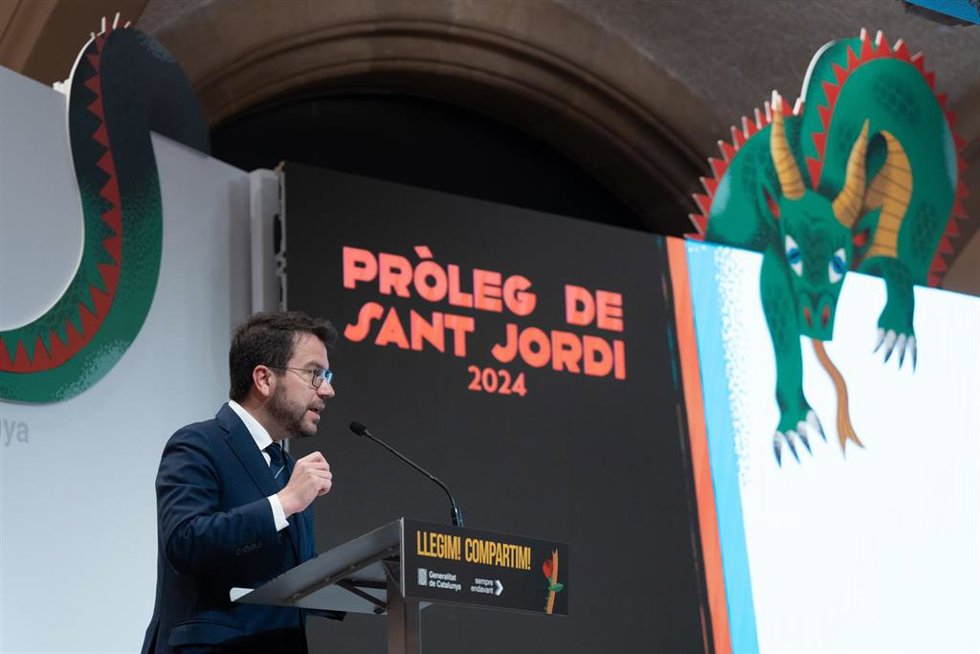 El presidente de la Generalitat de Catalunya, Pere Aragons, en el Prleg de Sant Jordi 2024 en el Palau de la Generalitat