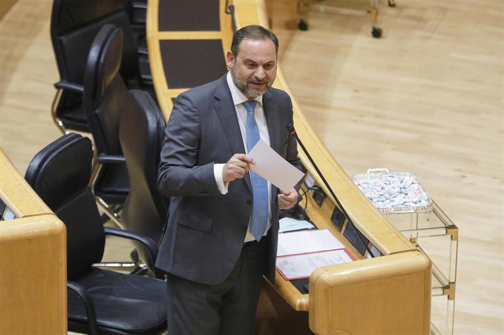 Archivo - El Ministro de Transportes, Movilidad y Agenda Urbana, José Luis Ábalos, durante su intervención en una sesión plenaria en el Senado centrada en el debate con el Ejecutivo central en los rebrotes de Covid-19 surgidos en las últimas fechas en E