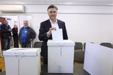 Foto: Croacia.- Las encuestas a pie de urna en Croacia dan la victoria al HDZ del primer ministro Andrej Plenkovic