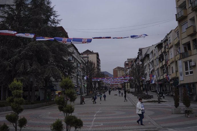 Archivo - Ciudad de Mitrovica, en Kosovo, en el marco de las tensiones con Serbia